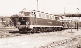 Lokomotywa spalinowa SP45-172 na stacji w Chełmie. 16.09.1983 r. Fot....